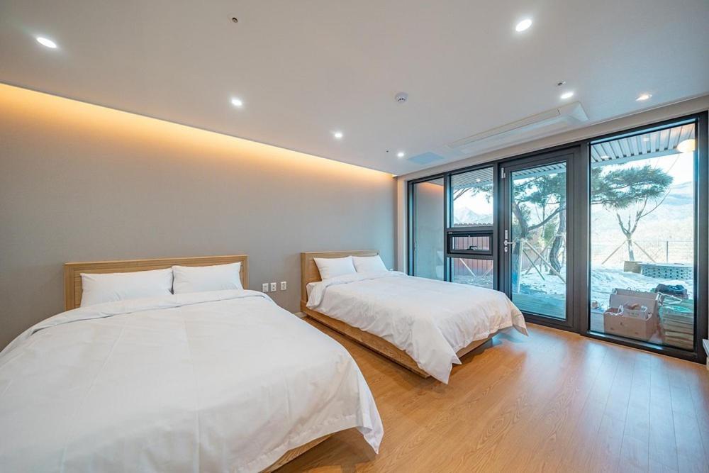 Отель Jecheon The Shine Cheongpung Номер фото
