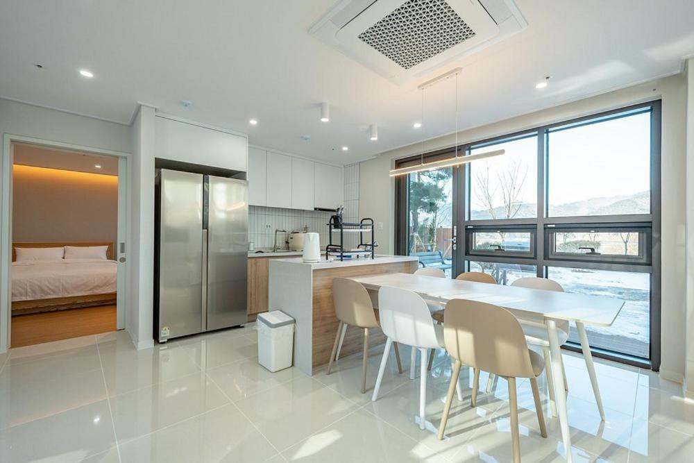 Отель Jecheon The Shine Cheongpung Номер фото