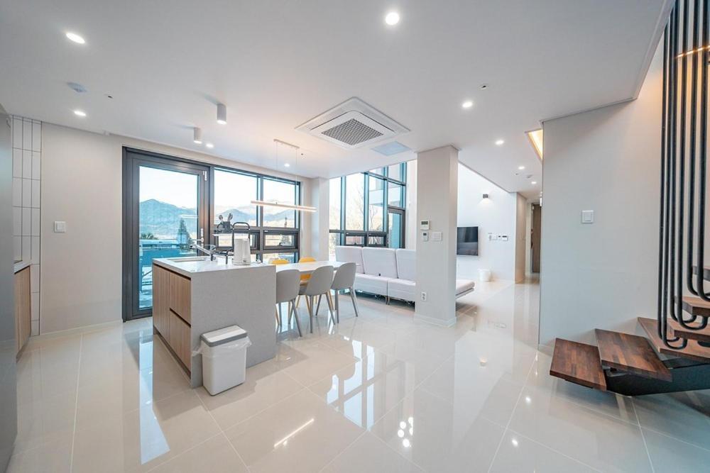 Отель Jecheon The Shine Cheongpung Номер фото